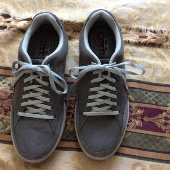 Skechers Other - Men's Relaxed Fit “Sketchers” Shoes 🏃🏻♂️Size 9.